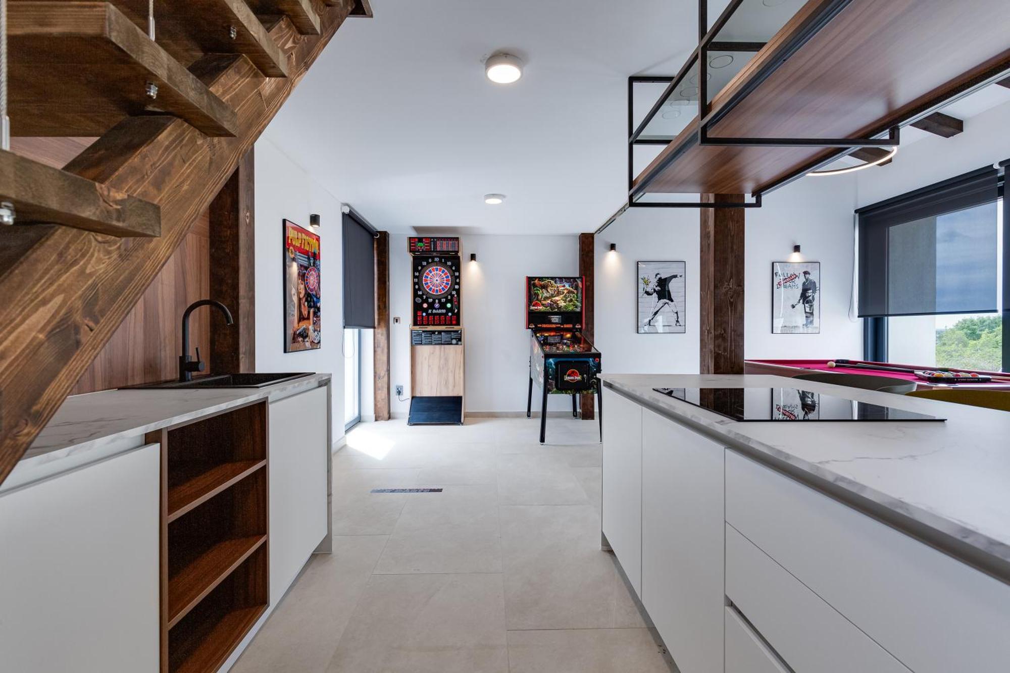 Villa T, Spacious With Heated Pool, Hot Tub & Sauna Rastevic Exterior photo
