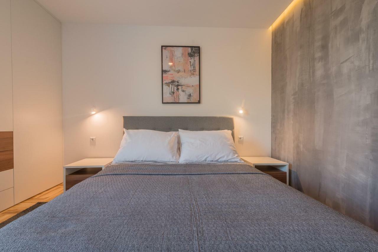 Villa T, Spacious With Heated Pool, Hot Tub & Sauna Rastevic Exterior photo